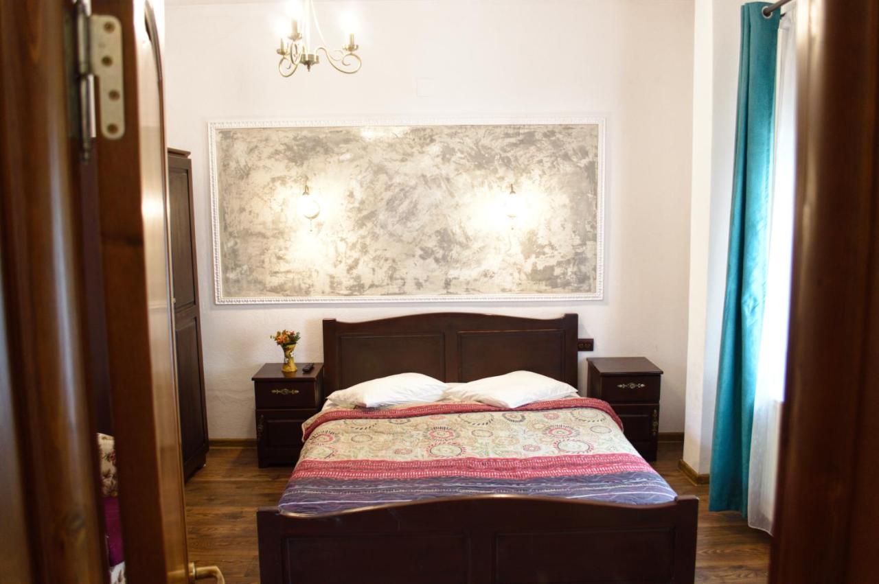 Pensiunea Casa Rica Călimăneşti Eksteriør billede