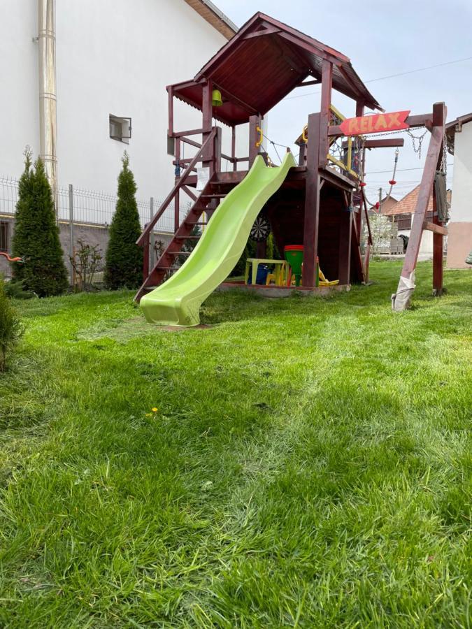 Pensiunea Casa Rica Călimăneşti Eksteriør billede